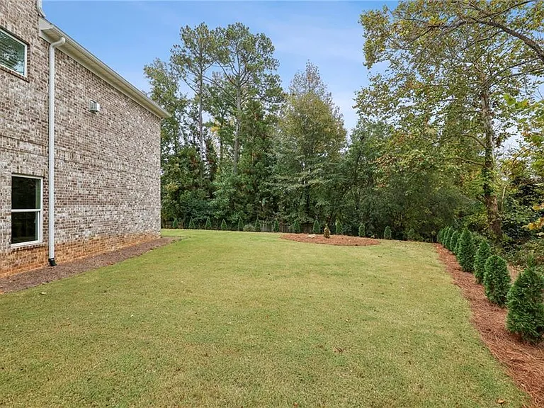 3750 Robinson Rd NE — Photo 49