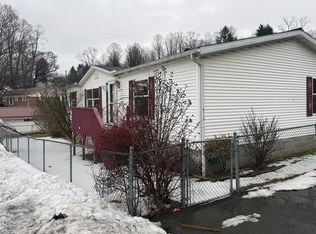 6110 Robert C Byrd Dr, Beckley, WV 25801