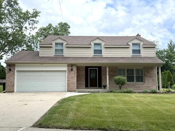 1520 Chippewa Dr, Naperville, IL 60563