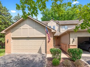 31542 Merriwood Park Dr, Livonia, MI 48152