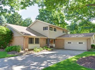 30308 Ednil Dr, Bay Village, OH