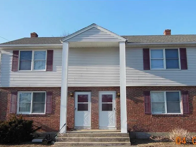 356 E Main St — Photo 1