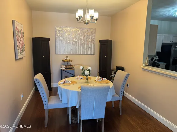 21 Foxwood Road, Lakewood, NJ 08701