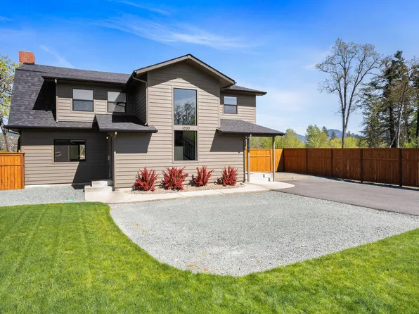 1030 SW River Mist Ln, Grants Pass, OR 97527