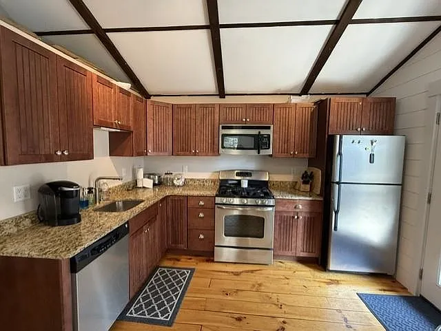 3 bed, 1.5 bath, 1344 sqft, $2,200 — Photo 2