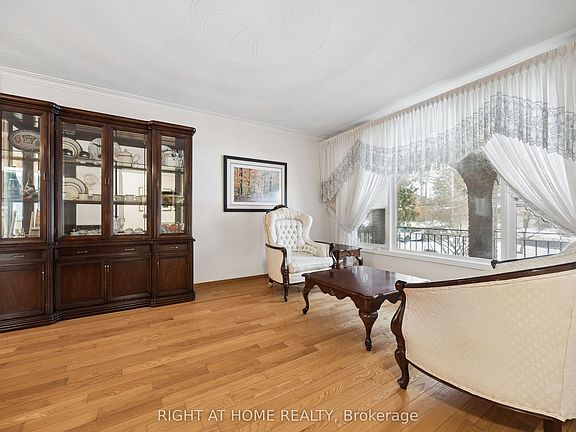 3rd image of 126 Homestead Rd