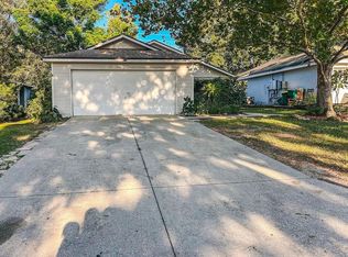 704 Kenmoore Ct, Eustis, FL 32726