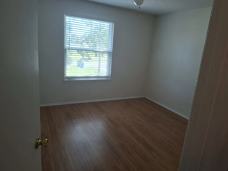 2140 Florida Blvd — Photo 1