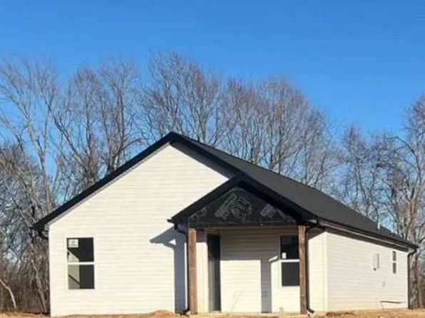 881 Scott St, Scott City, MO 63780