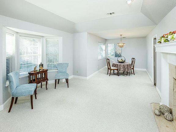 2nd image of 3227 Vista Del Mundo