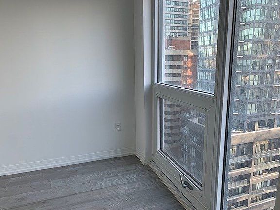 5th image of 251 Jarvis St #1226