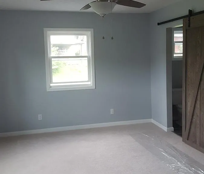 Master Bdrm barn door