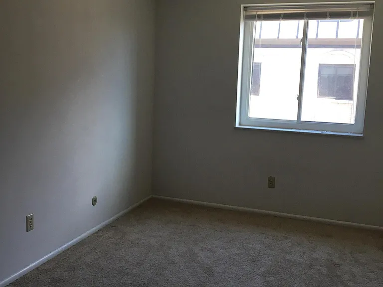 4355 Maryland Ave #320 — Photo 6