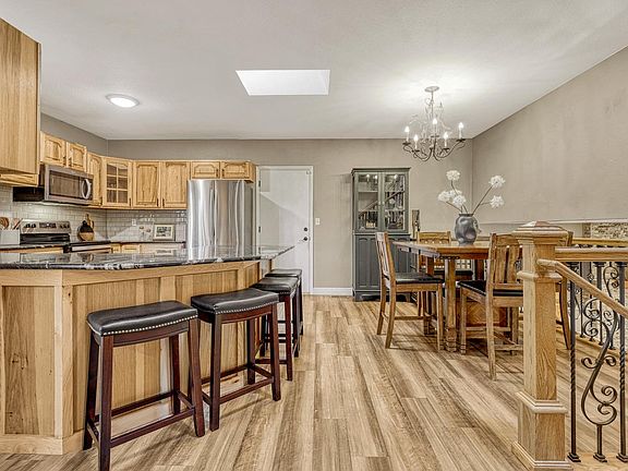 5th image of 3960 Vondelpark Pl #A