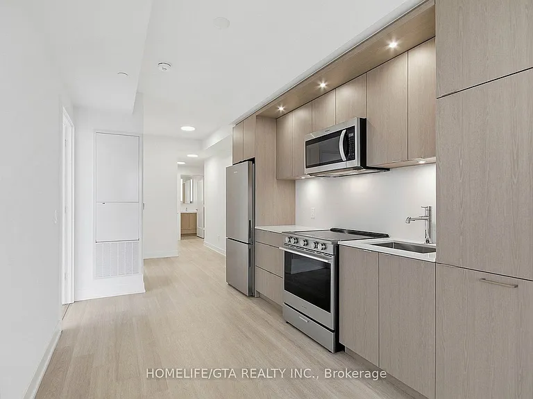 60 Central Park Dr #2104 — Photo 4