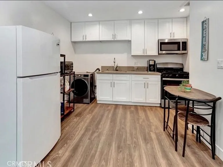 24019 Sylvan St #ADU — Photo 17