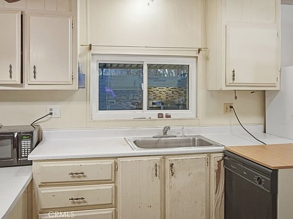 4th image of 25346 Wanda Ln