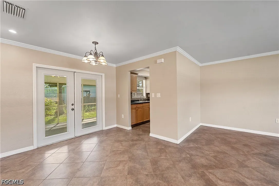 2 bed, 1.0 bath, 984 sqft, $1,700 — Photo 3