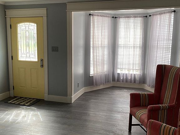 Living Room "Bump Out" 6' x 8'