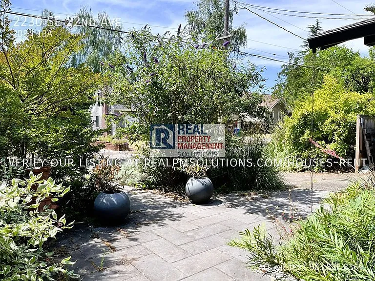 2230 SE 22nd Ave — Photo 39