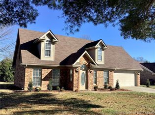 8430 Plum Valley Dr, Sellersburg, IN 47172