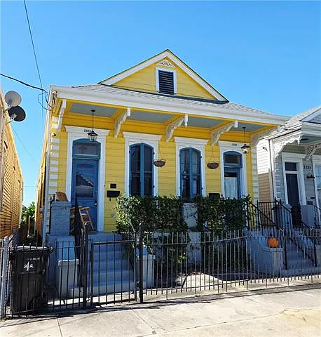 2220 4th St Photo 1