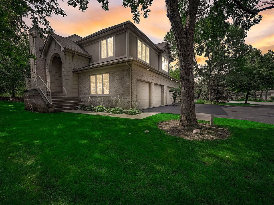 1st image of 55 Beaconsfield Ct