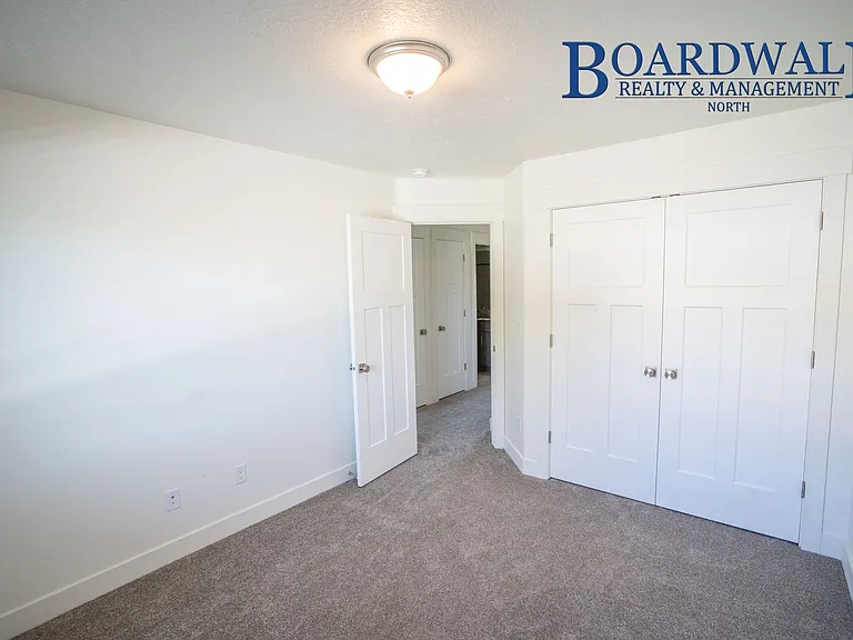 440 E 1625 N — Photo 14