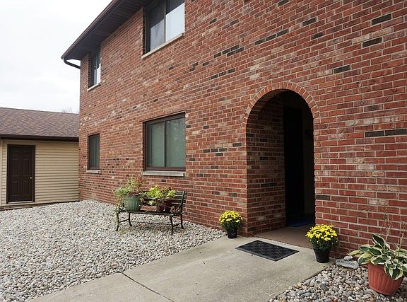 2nd image of 1201 Clifford Dr APT 5