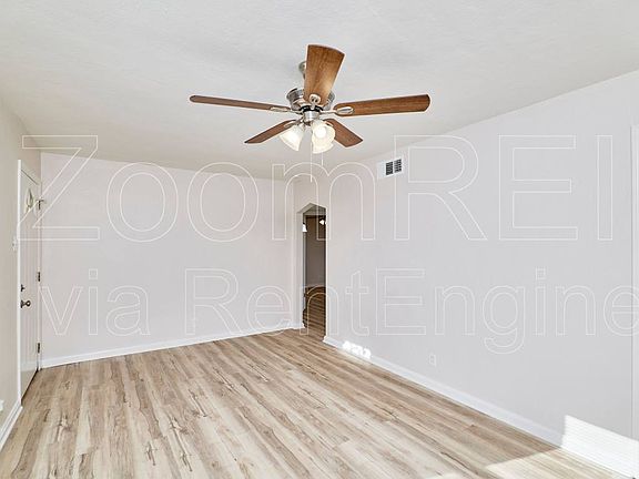 5th image of 963 Curwood Dr