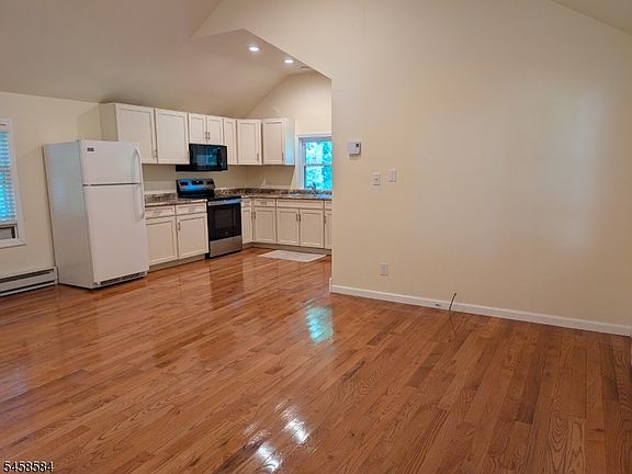 3rd image of 15 North Rd #B