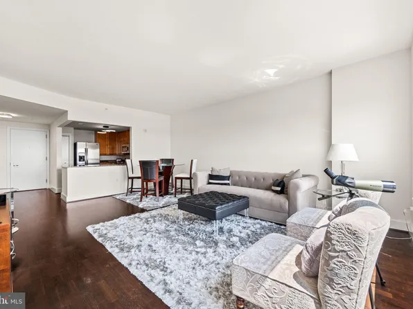 717 S Columbus Blvd Unit 912, Philadelphia, PA 19147