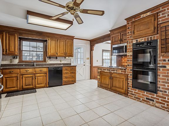 5th image of 1468 Wakefield Dr