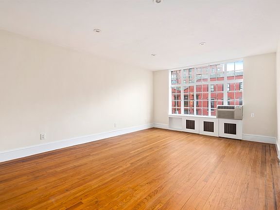 4th image of 49 Greenwich Ave APT 3