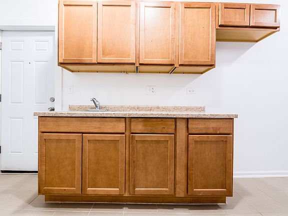 3rd image of 10901 S Vernon Ave #Wait3b