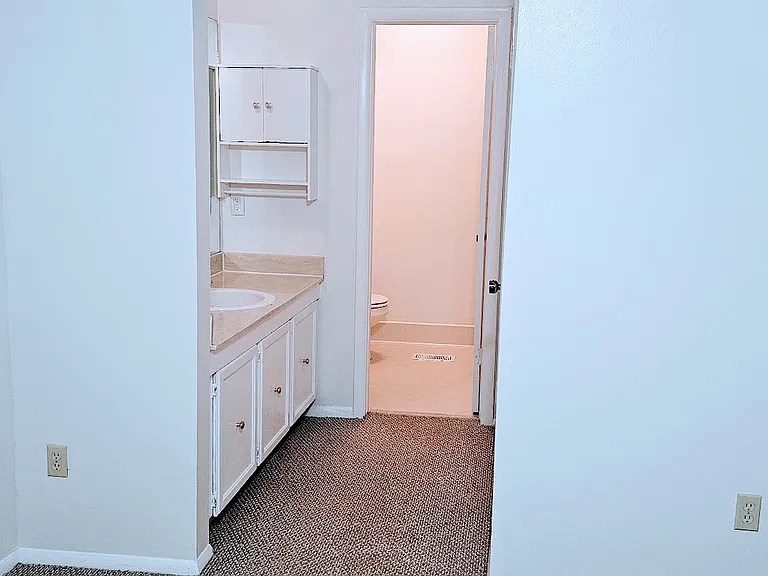6722 S Lewis Ave — Photo 19