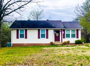 322 S Hummingbird Ln, Dickson, TN 37055