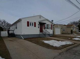 19 Casino Ave, Cranston, RI 02920