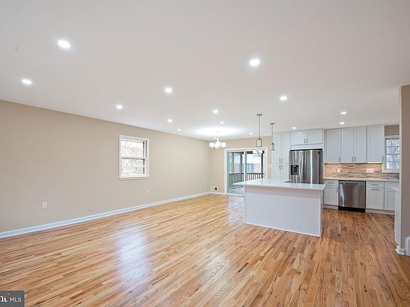 3rd image of 4708 Dodson Dr