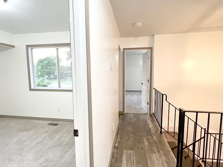 7694 Dunmore Rd — Photo 9