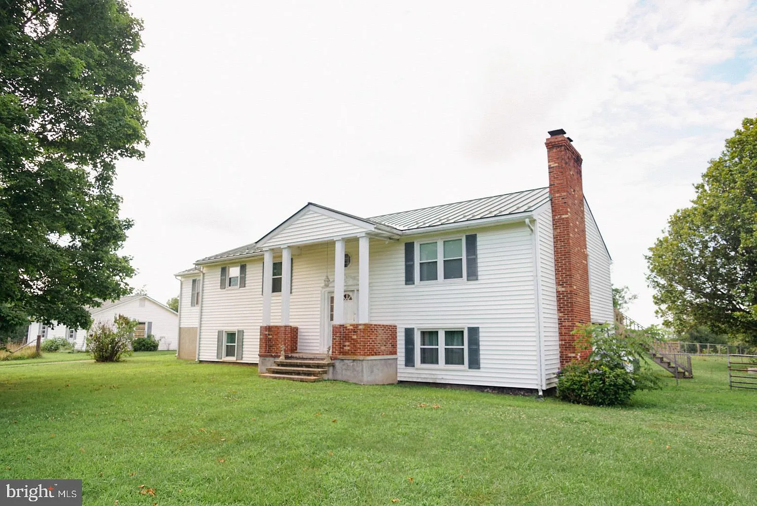 15513 Dickinsons Corner Dr photo 1