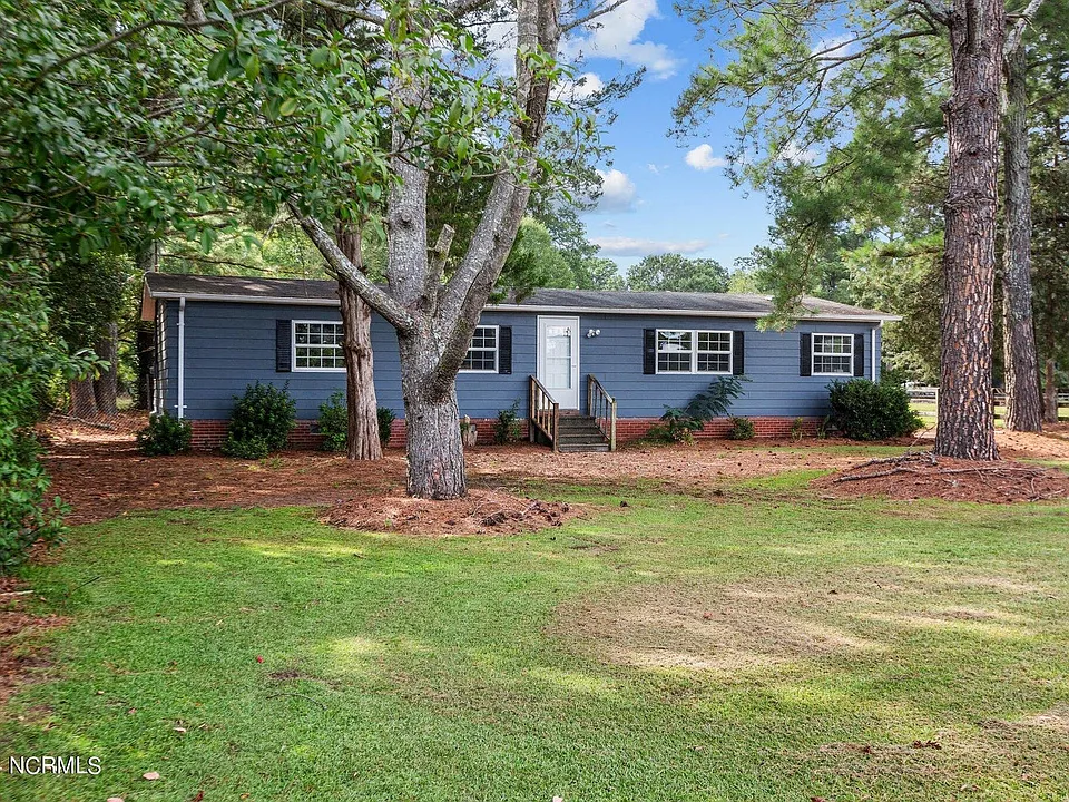 741 Cindas Ln