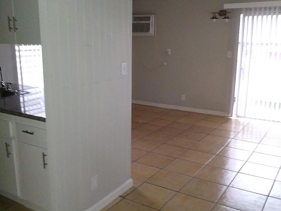 5th image of 844 Chestnut Ave #34