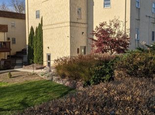 272 W 2nd St, Waynesboro, PA 17268