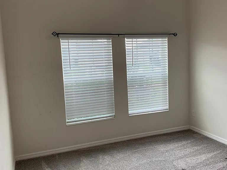 1786 Chatsworth Cir — Photo 5