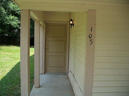 2nd image of 105 Pacers Walk