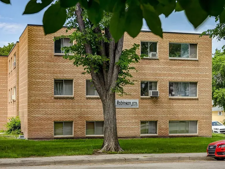 2220 Robinson St — Photo 32