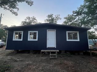 116 Seminole Dr, Smithville, TX 78957