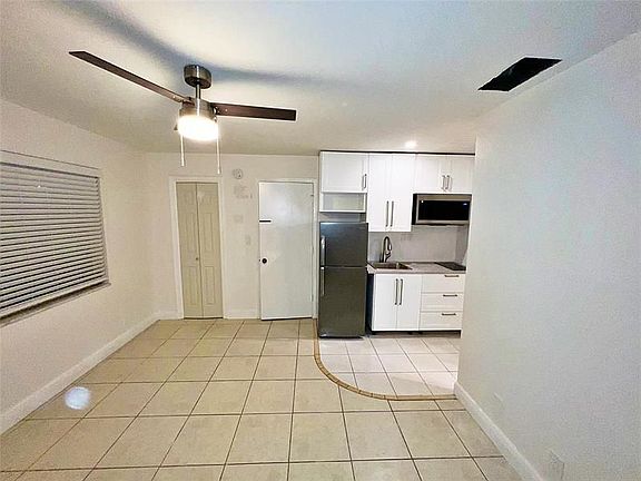 3rd image of 248 SE 8th Ter