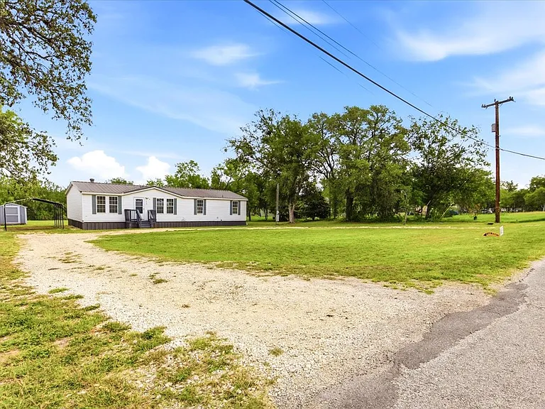 410 County Road 3823 — Photo 3